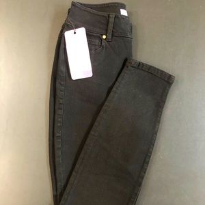 Cabi Cinch Skinny Jeans NWT